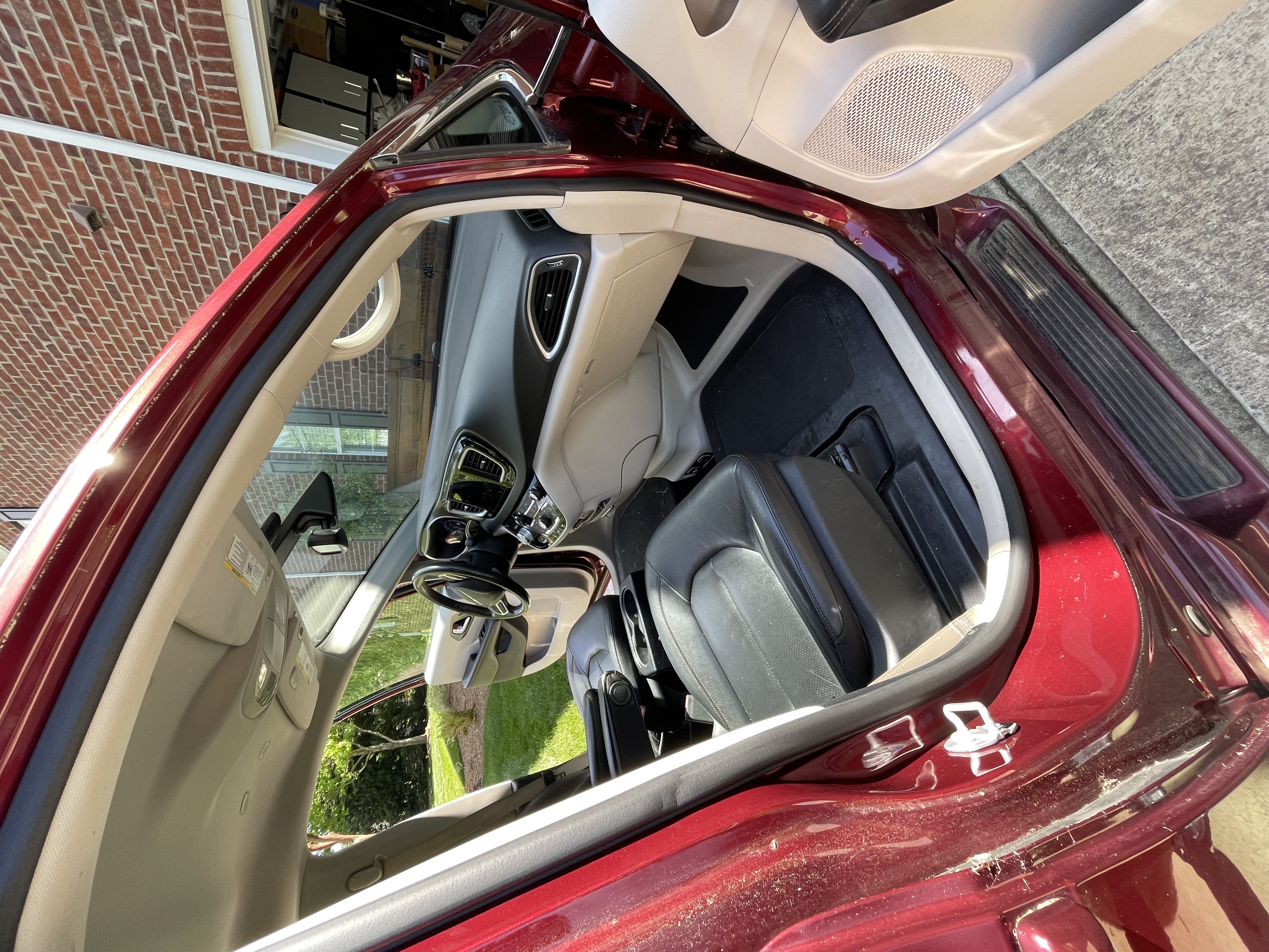 Used 2020 Chrysler Pacifica Touring-L FWD image 12