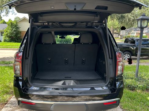 Used 2022 Chevrolet Tahoe LT w/ Luxury Package image 13