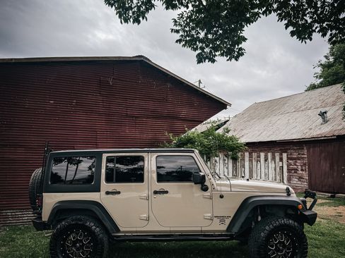 Used 2016 Jeep Wrangler Unlimited Sport w/ Quick Order Package 24S AWD/4WD image 31