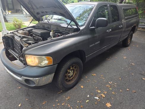 Used 2004 Dodge Ram 1500 Truck ST image 9