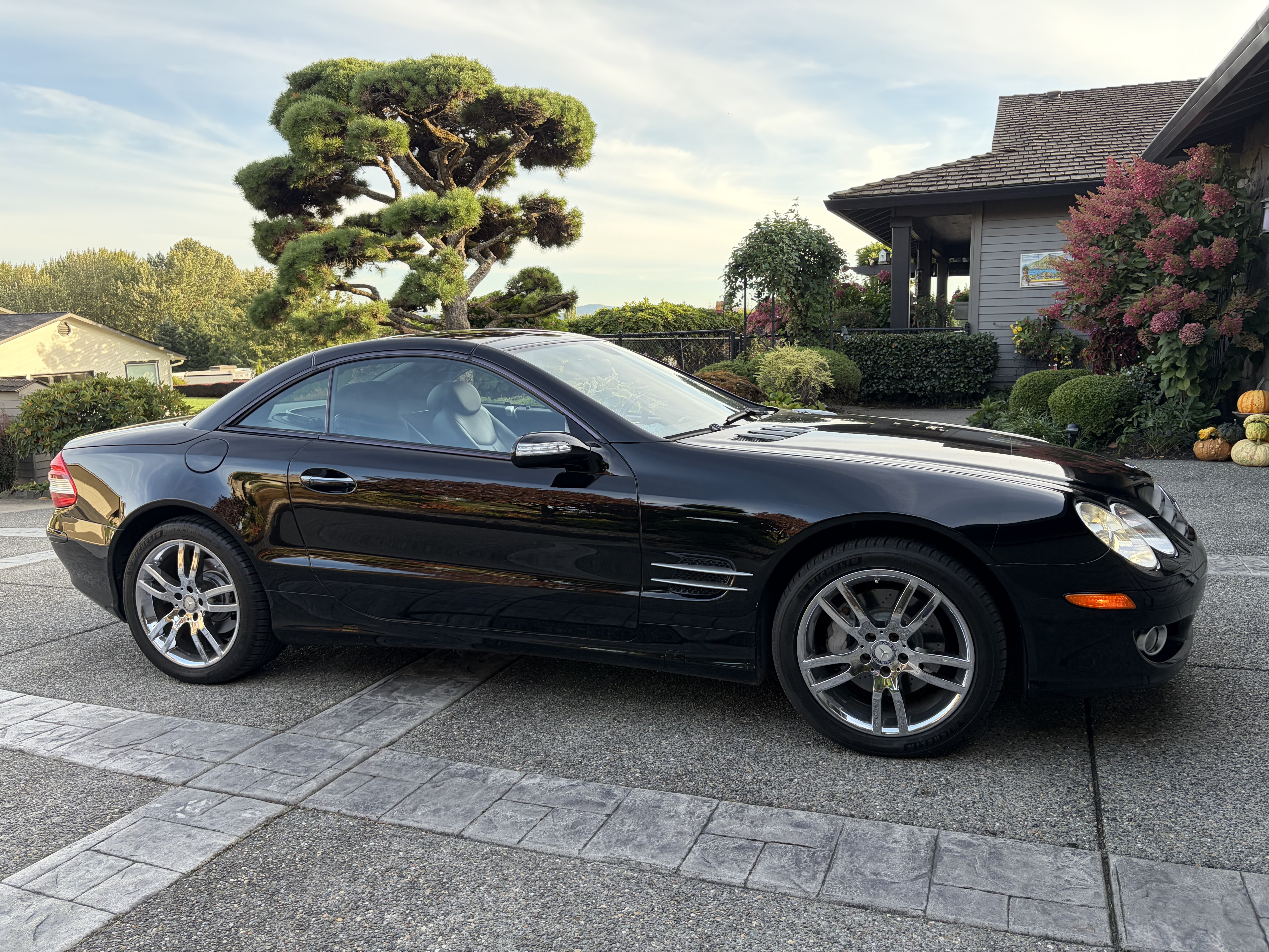 Used 2008 Mercedes-Benz SL 550 image 1