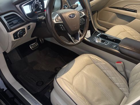 Used 2017 Ford Fusion Platinum FWD image 10