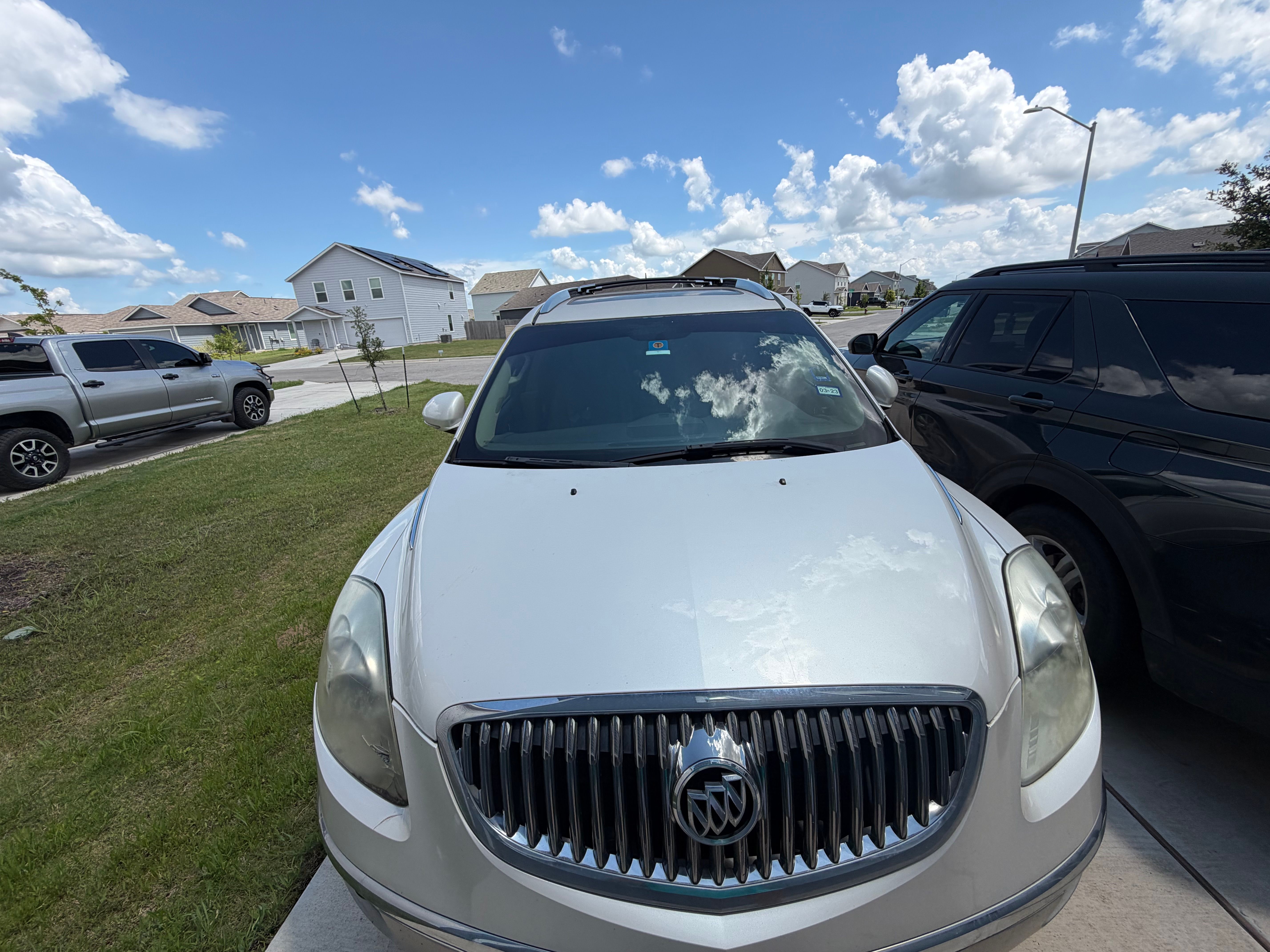 Used 2011 Buick Enclave CXL AWD/4WD image 1