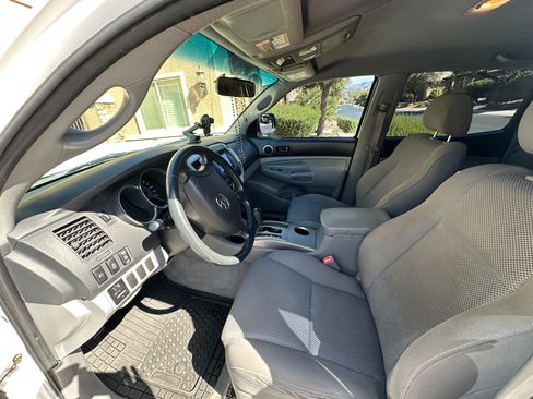 Used 2005 Toyota Tacoma PreRunner RWD image 11