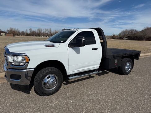 Used 2024 RAM 3500 Tradesman w/ Chrome Appearance Group image 5