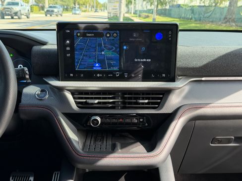 Used 2025 Ford Explorer ST image 6