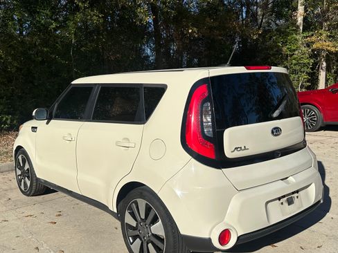 Used 2015 Kia Soul ! w/ Umber Package 1 image 4