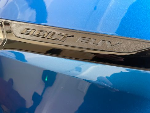 Used 2023 Chevrolet Bolt EUV Premier w/ Sun & Sound Package image 10