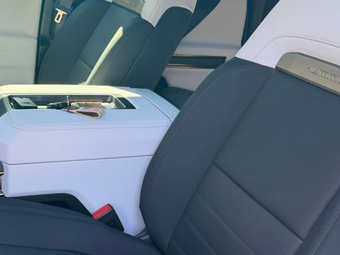 Used 2025 GMC Hummer EV 3X image 13