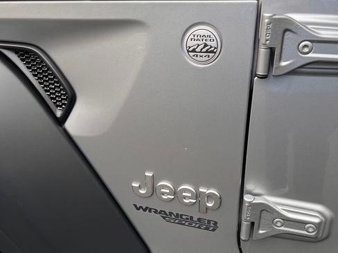 Used 2018 Jeep Wrangler Sport image 21