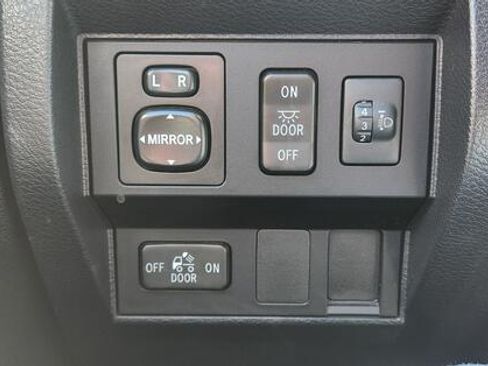 Used 2017 Toyota Tundra SR5 w/ TRD Off Road Package image 23