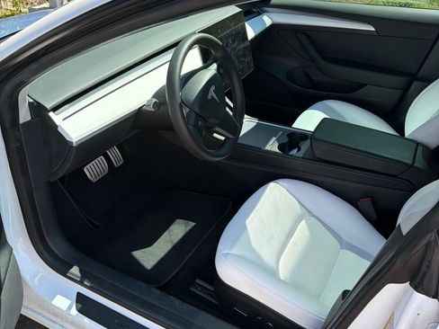 Used 2023 Tesla Model 3 Performance image 11