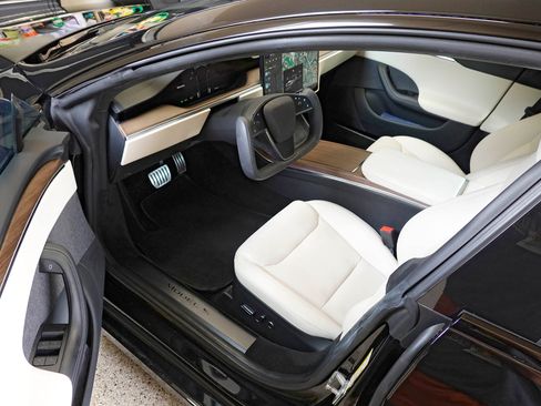 Used 2022 Tesla Model S Standard Range AWD/4WD image 21