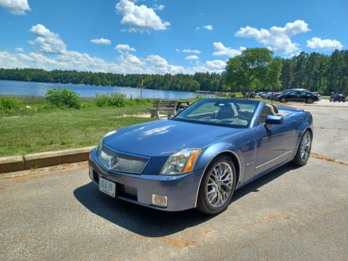 Used 2005 Cadillac XLR RWD image 5