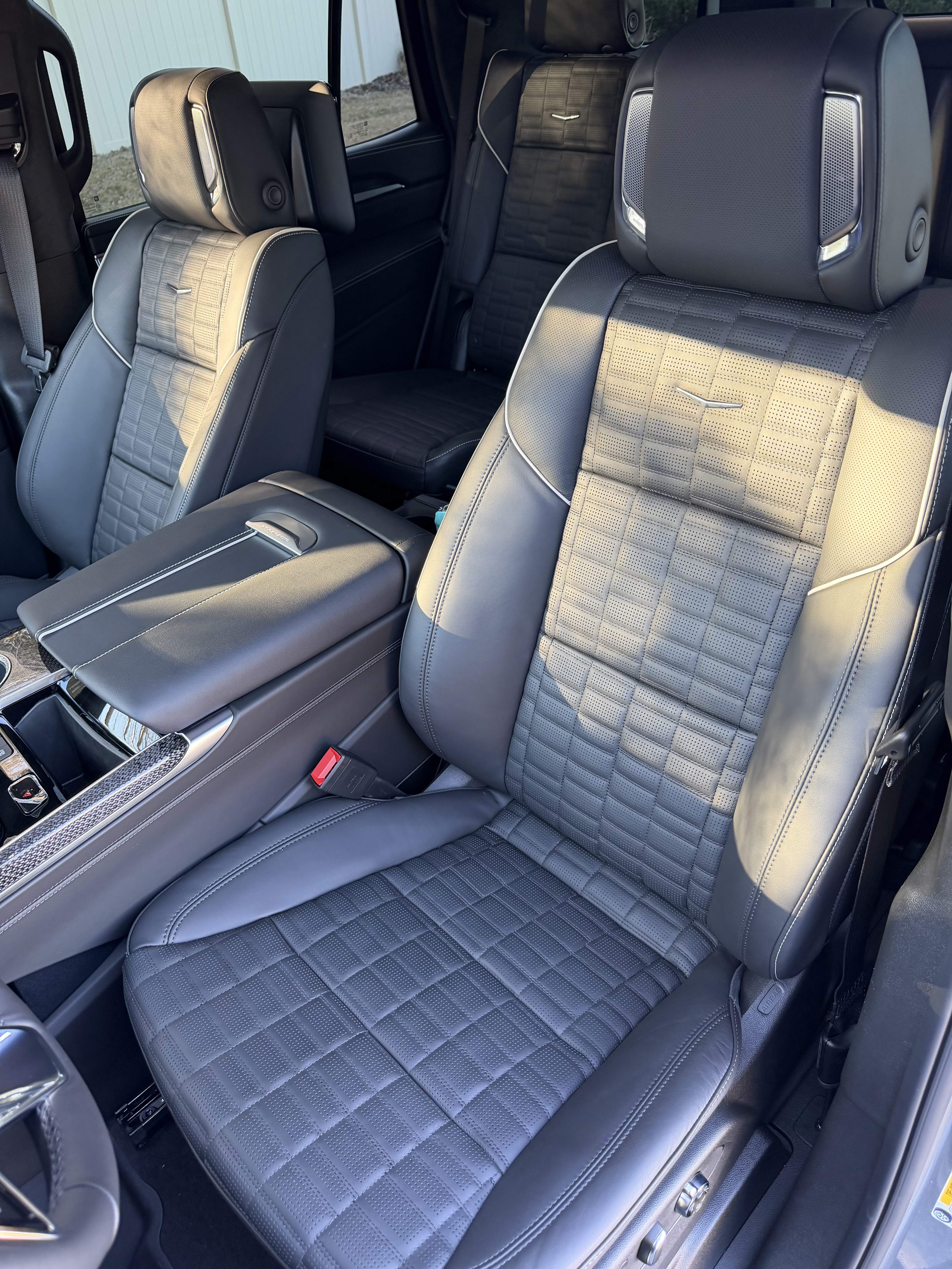 Used 2026 Cadillac Escalade V w/ LPO, ONYX Package AWD/4WD image 18