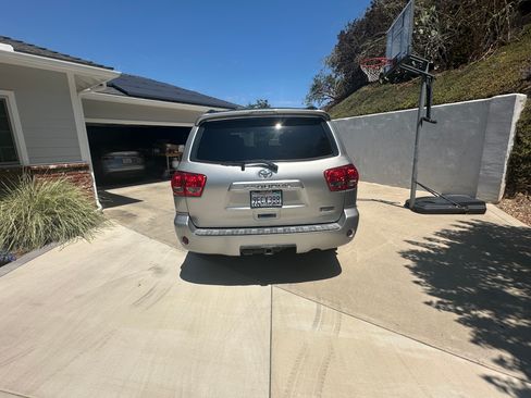 Used 2012 Toyota Sequoia SR5 w/ Premium Pkg RWD image 11