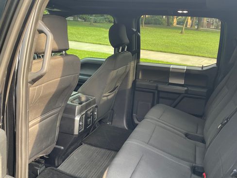 Used 2016 Ford F150 XLT w/ Equipment Group 302A Luxury image 4