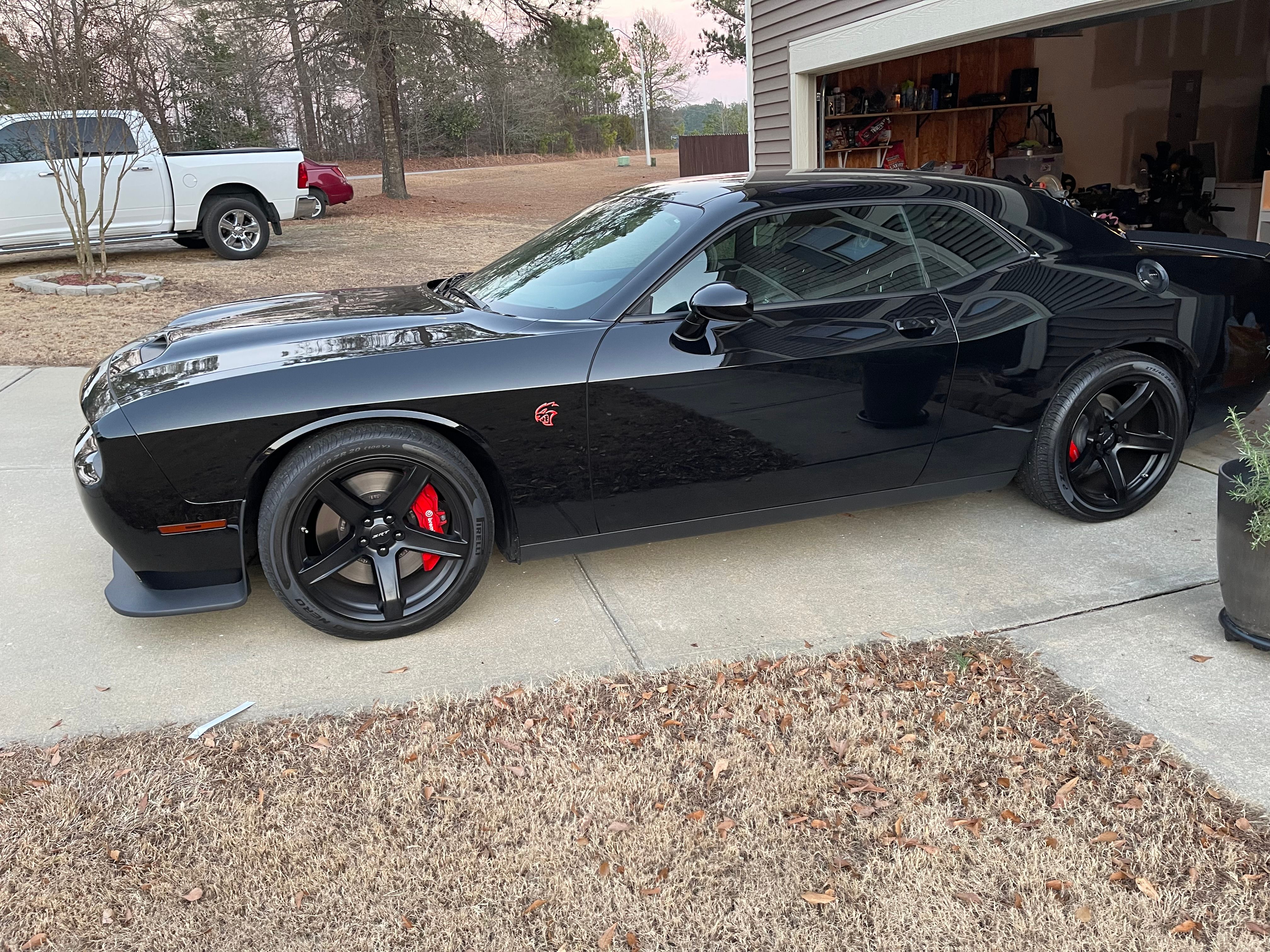 Used 2019 Dodge Challenger SRT Hellcat w/ Laguna Leather Package RWD image 4
