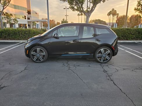 Used 2017 BMW i3 Range Extender Hatchback 4D image 4