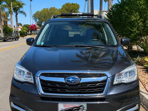 Used 2017 Subaru Forester 2.5i Premium w/ All-Weather Package AWD/4WD image 5