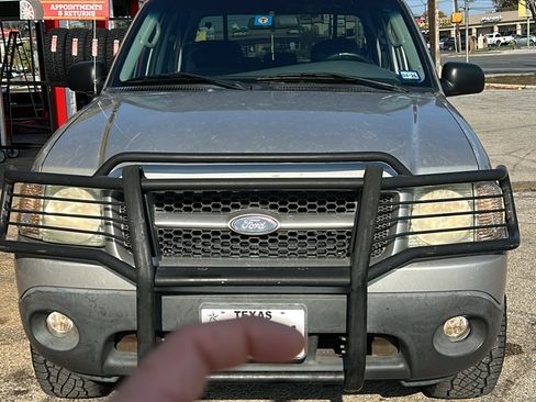 Used 2004 Ford Explorer Sport Trac XLT image 13