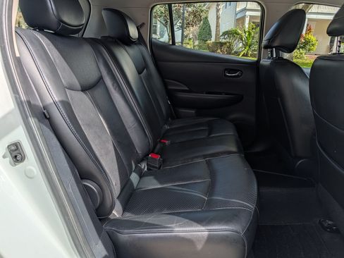 Used 2015 Nissan Leaf SL image 12