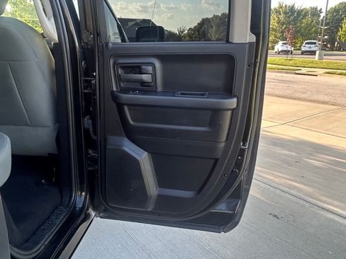 Used 2015 RAM 1500 Express w/ Black Ram 1500 Express Group AWD/4WD image 9