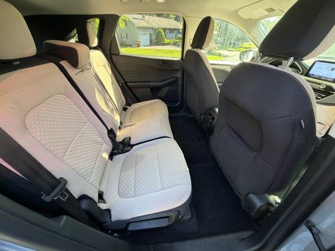 Used 2022 Ford Escape SE w/ Convenience Package FWD image 8