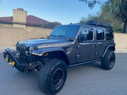 Used 2020 Jeep Wrangler Unlimited Sahara AWD/4WD image 11