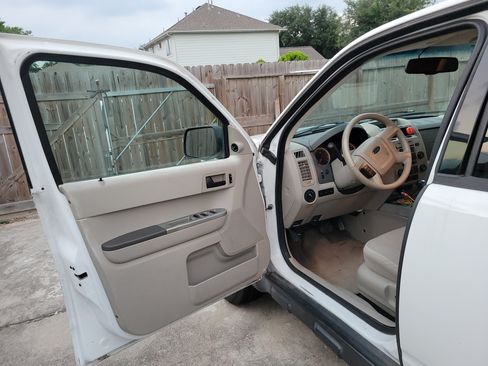 Used 2008 Ford Escape 2WD Hybrid image 16
