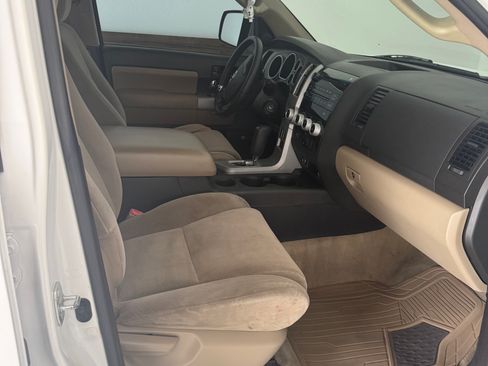 Used 2008 Toyota Sequoia SR5 image 4