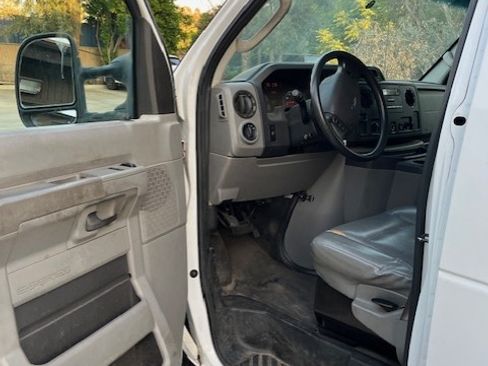 Used 2011 Ford E-150 and Econoline 150 w/ Commercial Cargo Van Pkg image 6