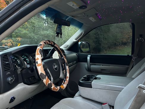 Used 2008 Chevrolet Silverado 1500 LT w/ Power Pack Plus image 9