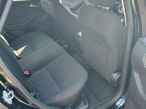 Used 2017 Ford Focus SE w/ Cold Weather Package FWD image 20