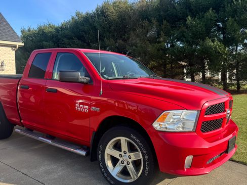 Used 2015 RAM 1500 Express image 2