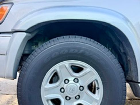 Used 2000 Toyota 4Runner Limited AWD/4WD image 6