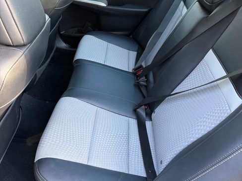 Used 2012 Toyota Camry SE image 10