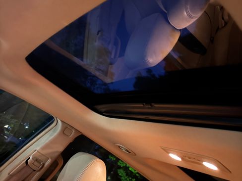 Used 2010 Buick Enclave CXL FWD image 18