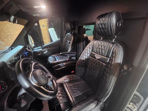 Used 2020 Mercedes-Benz Sprinter 3500 image 10