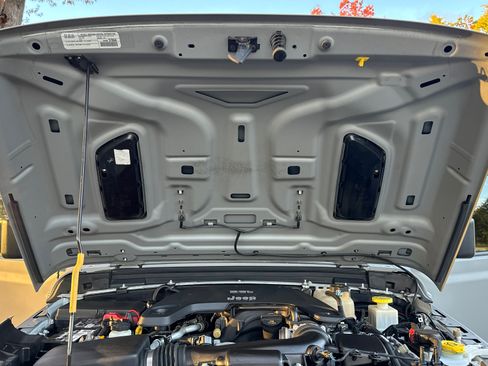 Used 2021 Jeep Gladiator Overland w/ Popular Equipment Package image 11