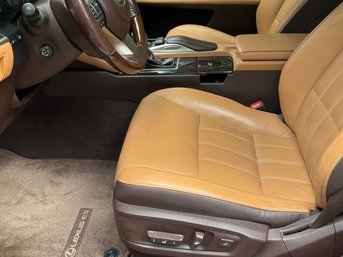 Used 2018 Lexus ES 300h FWD image 15