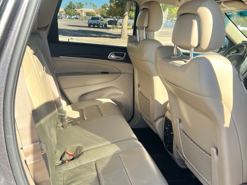 Used 2015 Jeep Grand Cherokee Limited w/ Trailer Tow Group IV image 13