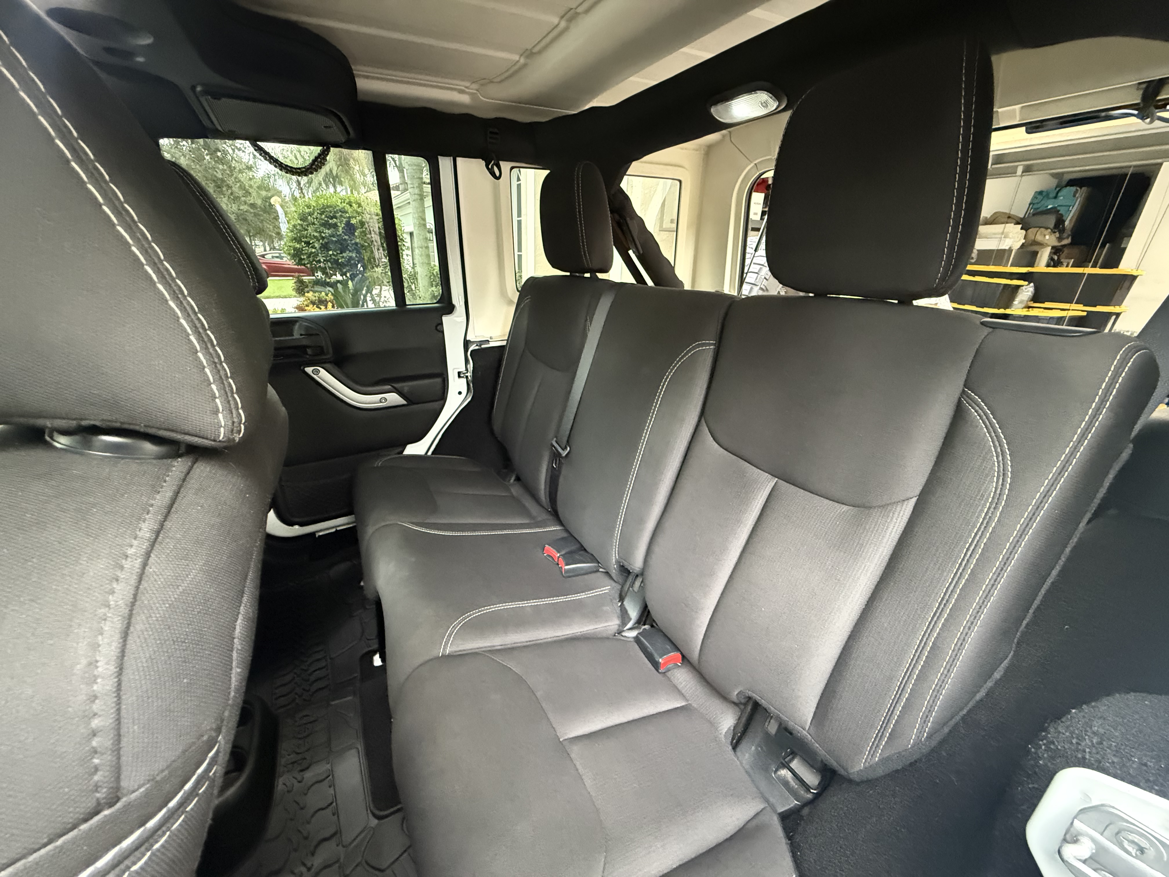 Used 2016 Jeep Wrangler Unlimited Sahara w/ Dual Top Group AWD/4WD image 28