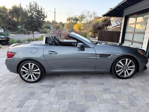 Used 2018 Mercedes-Benz SLC 300 image 8