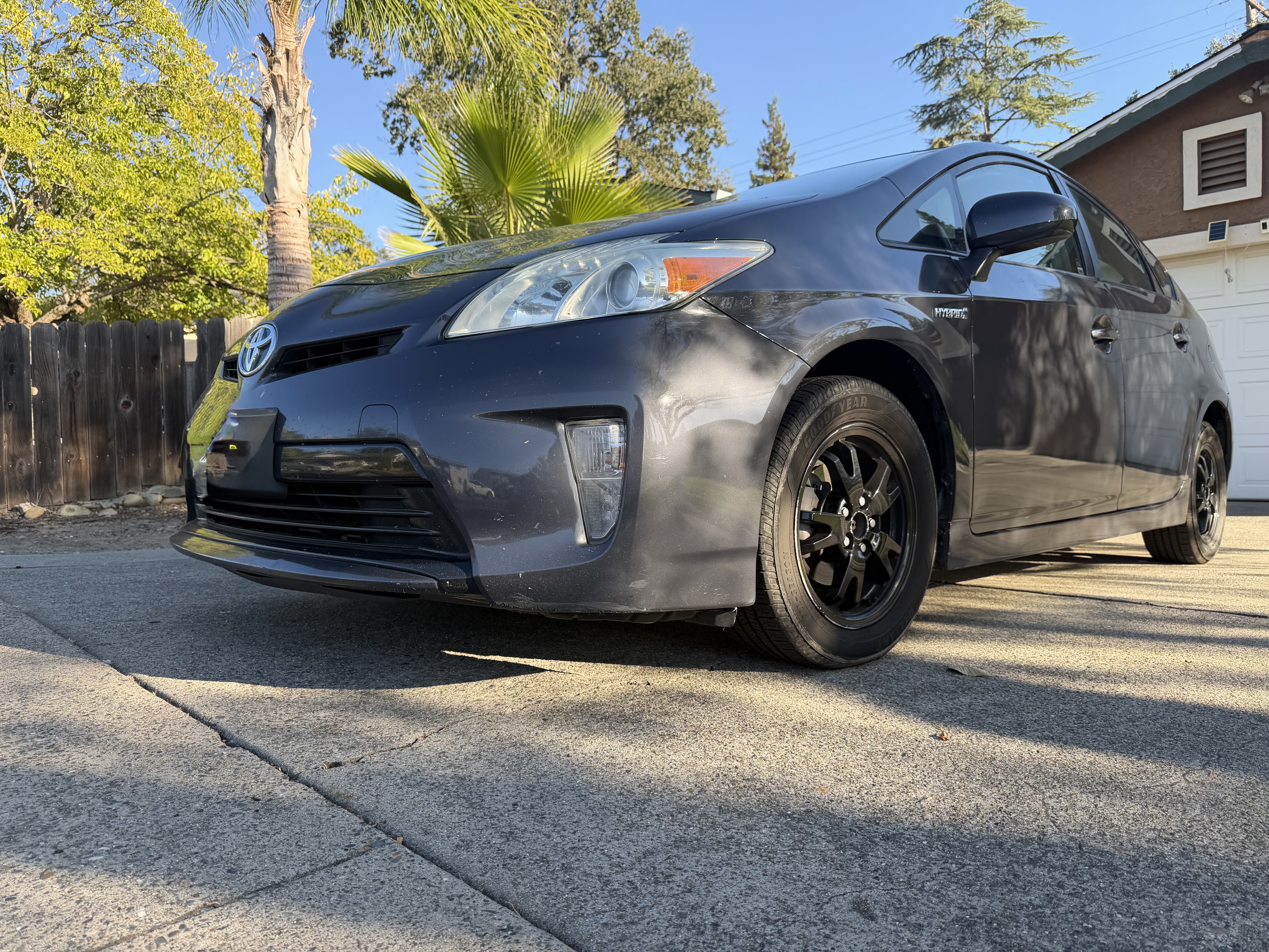 Used 2012 Toyota Prius Two w/ Preferred Accessory Pkg FWD image 9