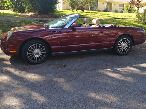 Used 2004 Ford Thunderbird image 14
