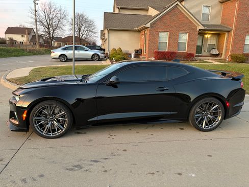 Used 2023 Chevrolet Camaro ZL1 image 5