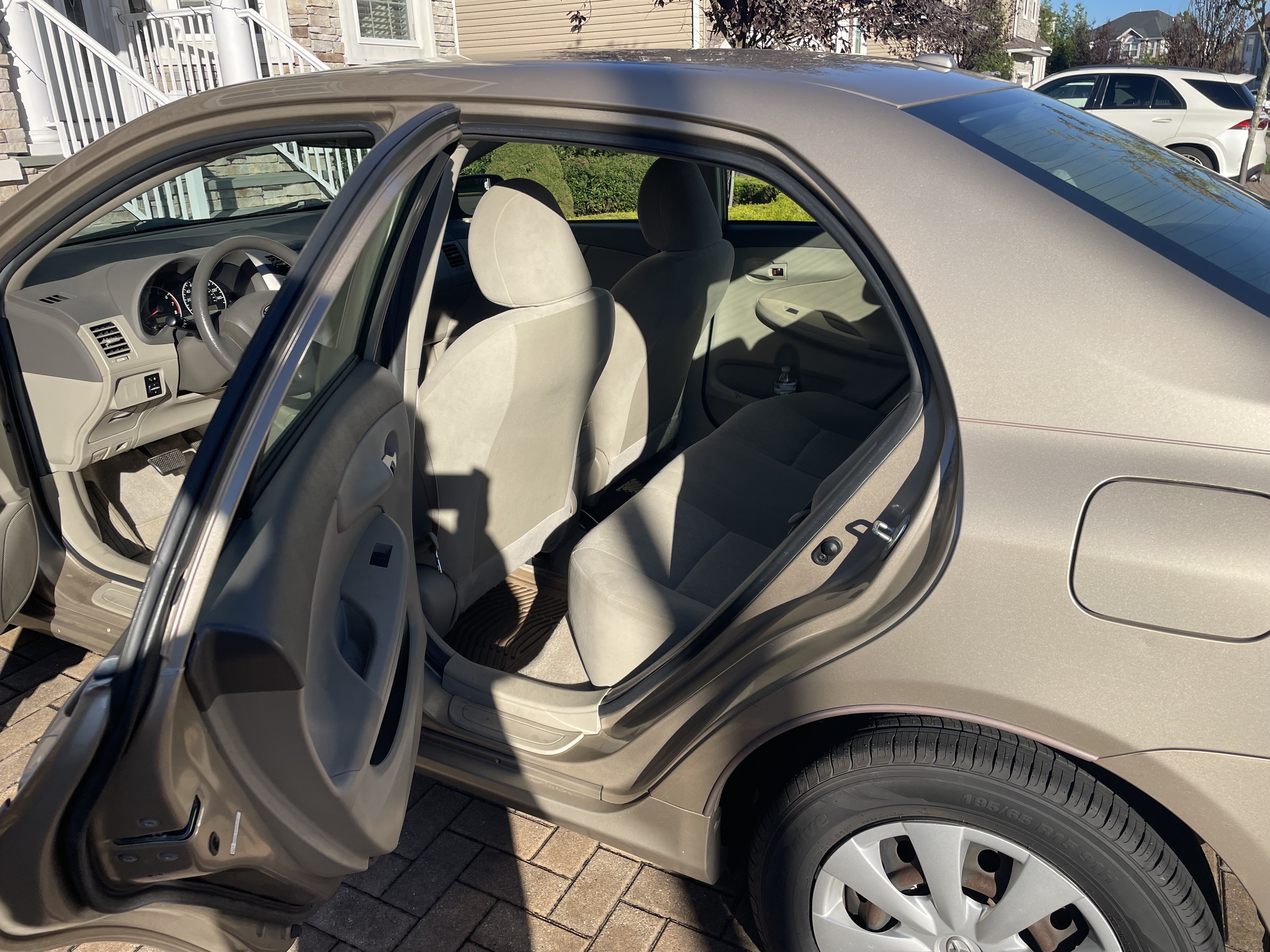 Used 2009 Toyota Corolla LE w/ All Weather Guard Pkg FWD image 11