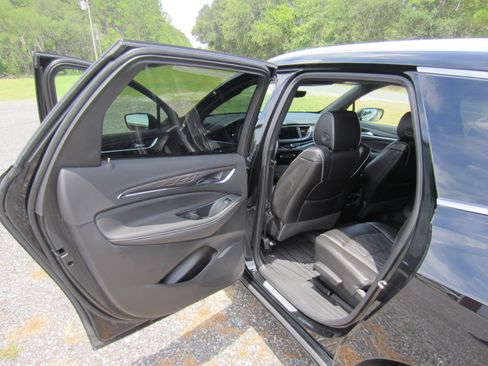 Used 2023 Buick Enclave Avenir w/ Trailering Package, 5000 lbs. FWD image 8