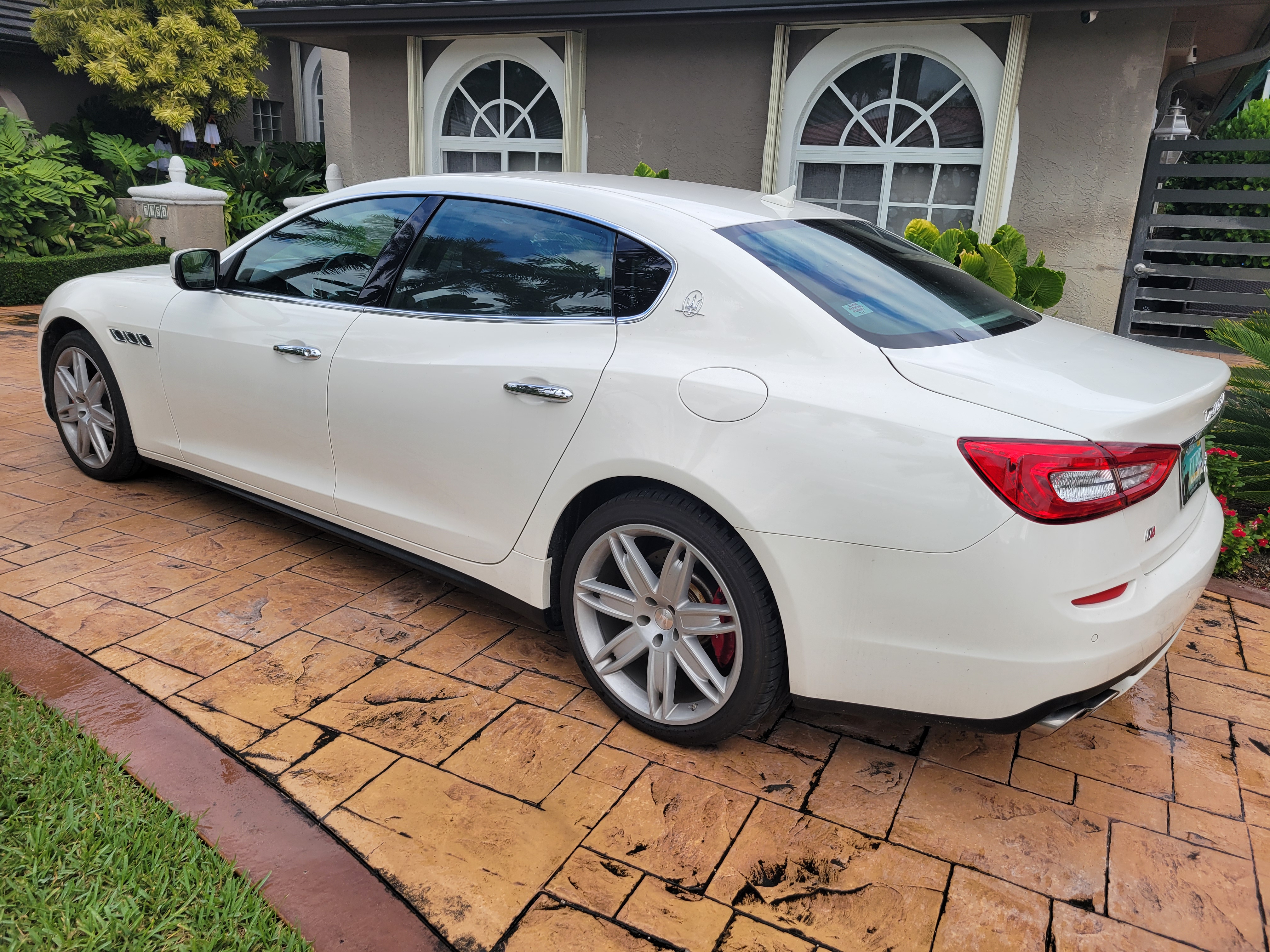 Used 2016 Maserati Quattroporte S Q4 AWD/4WD image 2